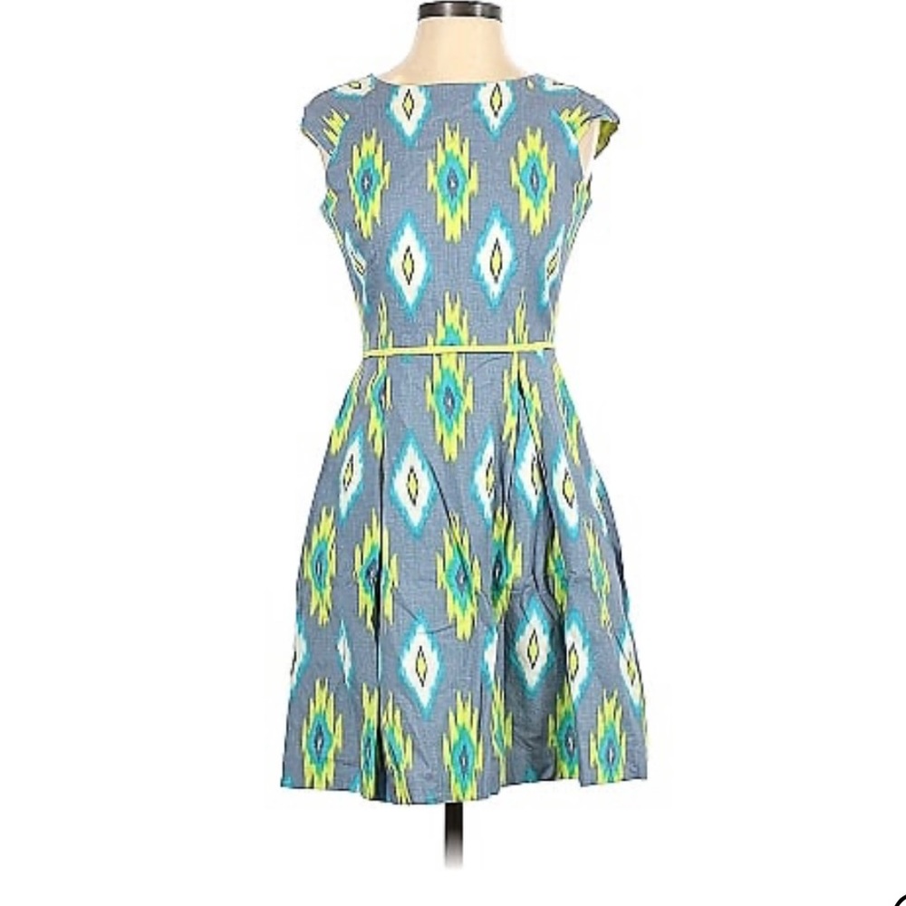 Tahari causal dress size 4 Petite